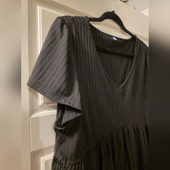 Short Sleeved Blouse With V Neck - Picture 2 of 6